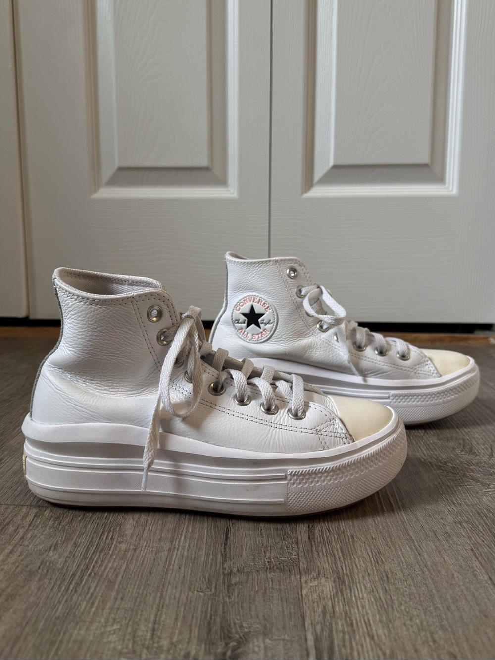 High Top Platform Chuck Taylor All Star Converse - white leather